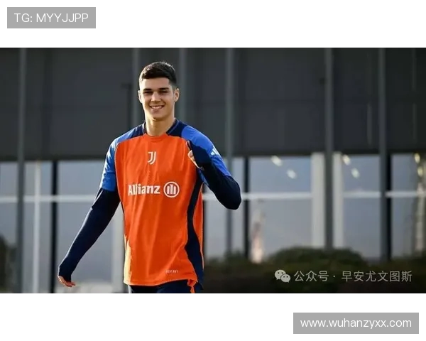 都体:弗拉霍维奇将在对科莫比赛中首发 搭档伊尔迪兹和孔塞桑组成攻击核心 都体:弗拉霍维奇将在对科莫比赛中首发 搭档伊尔迪兹和孔塞桑组成攻击核心